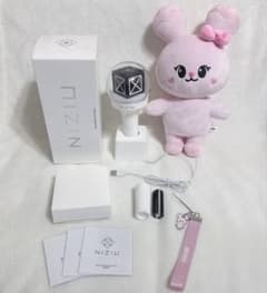 Niziu ペンライト　未使用　ミイヒ　ぬいぐるみ　ストラップ Niziu ペンライト 未使用 ミイヒ ぬいぐるみ ストラップ Nizoo - メルカリ