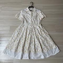 ハンドメイド　花柄 半袖 ひざ丈ワンピースのサムネイル