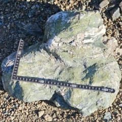 三波石 24.2kg 群馬県産 日本銘石 国産鉱物 三波川 庭石 鑑賞石 自然石
