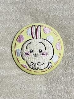 ちいかわ 刺繍缶バッジ うさぎのサムネイル