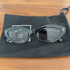 SAD EYEWEAR ブラック キャットアイ サングラスのサムネイル