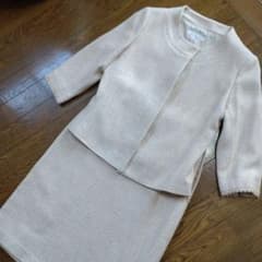 Ketty ベージュ　スーツのサムネイル