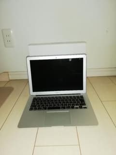 今週までに出品　Macbook Air (13 inch, early 15)のサムネイル