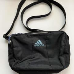 adidas ショルダーバッグ　コンパクト多収納　ブラックのサムネイル
