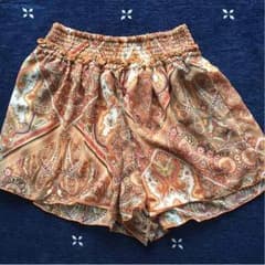ショートパンツのサムネイル
