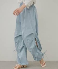 Kastane サイドリボンナイロンパンツ　サイズ0のサムネイル