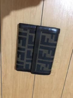 FENDI 三つ折り？ 財布のサムネイル