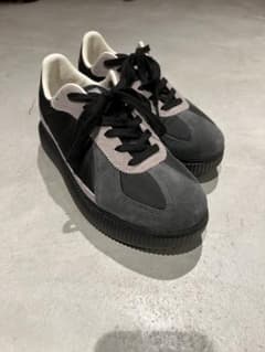 オニツカタイガー　delecity スニーカー　25.5cmのサムネイル
