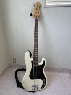 BUSKER'S エレキベース ケース付 プレベタイプ ホワイト BUSKER'S エレキベース プレシジョンベースタイプ ホワイト系 - メルカリ