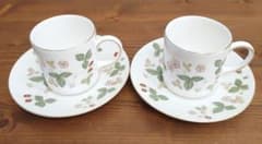 WEDGWOOD WILD STRAWBERRY カップ＆ソーサー 2客のサムネイル