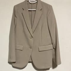UNIQLO テーラードジャケット ベージュ 2つボタンのサムネイル