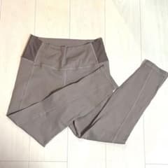 sukala ヨガレギンス　ベージュLサイズのサムネイル