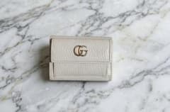 GUCCI マーモント　三つ折り財布　Marmont wallet 523277 GUCCI マーモント 三つ折り財布 Marmont wallet 523277 - メルカリ