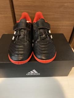 adidas アディダス　プレデター　室内シューズのサムネイル