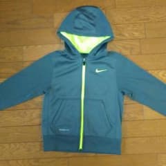 ナイキパーカー　サイズ120のサムネイル