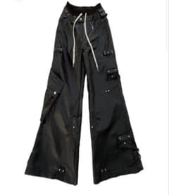 COZYWORLDWIDELEATHERCARGO PANTS Sサイズ - メルカリ