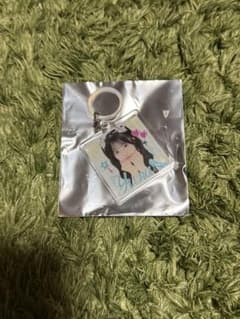 AKB48 ペリちゃんくじ　秋山由奈　めじるしチャーム　4賞　サンコンコンのサムネイル