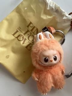POP MART THE MONSTERS イニシャルラブブ　Jのサムネイル