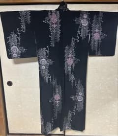 正絹 袷 マジョリカ 黒地 銀彩 花文様 小紋 昭和レトロ アンティークのサムネイル