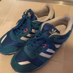 adidasオリジナルシューズのサムネイル