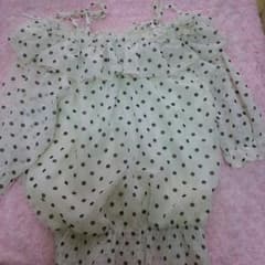 肩出しトップス  ☞美品☜のサムネイル