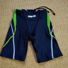 競泳水着　アリーナ　130センチのサムネイル