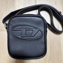 【美品】DIESEL ショルダーバッグ ブラックのサムネイル