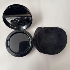 CHANEL ヴィタルミエール グロウ ケース　専用袋付きのサムネイル