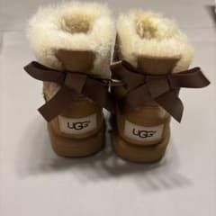UGG キッズ ブーツ ブラウン リボンのサムネイル