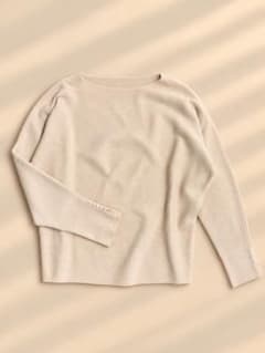 【美品】ベージュ長袖ニットトップス パール袖 ボートネックのサムネイル