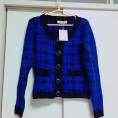 定価4700円 新品青カーディガンのサムネイル