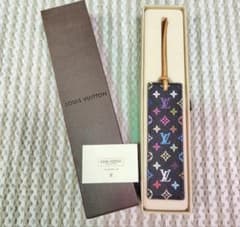 【非売品　希少】ルイヴィトン モノグラム マルチカラー ブックマーカー しおり LOUIS VUITTON モノグラム マルチカラー ブックマーク しおり - メルカリ