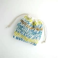 【ハンドメイド】アフガン編み ミニ巾着ポーチ（ブルー、イエロー）　　K004-5のサムネイル
