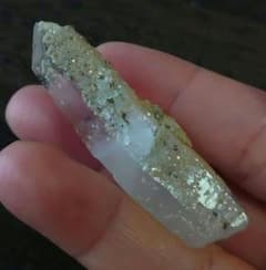 パナスケイラ鉱山水晶⑥ 原石 - メルカリ