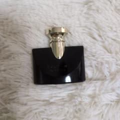 BVLGARI 女性用香水 黒いフラットボトル　ミニチュアのサムネイル