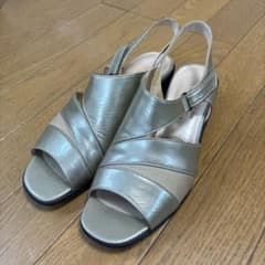 COMFORT CLINIC サンダル ゴールド 23.5cmのサムネイル