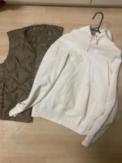 さっく様専用　UNIQLO ユニクロ ウルトラライトダウンベストとパーカーのサムネイル