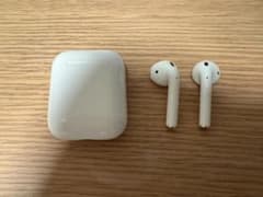 【ジャンク品】 AirPods 第一世代のサムネイル