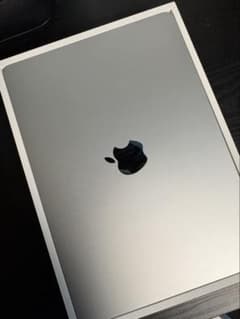 美品MacBook Air M4 16GB 512GB 13インチ シルバーのサムネイル