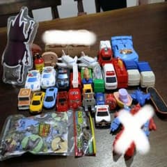 ミニカーまとめ売り　ハッピーセットトミカ　飛行機搭乗ノベルティ　　おまけ付き