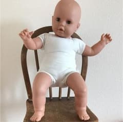 赤ちゃん人形のサムネイル