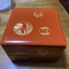 赤い重箱 金色装飾 - メルカリ