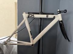 LEADER 725 フレーム ホワイト カーボンフォーク、ヘッドセット付 LEADER 725 フレーム ホワイト カーボンフォーク、ヘッドセット付