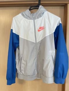 NIKE ウインドブレーカー　160センチのサムネイル