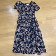 良品✨/花柄/半袖/ロングワンピース/ブラック/フロントリボン/9号〜11号のサムネイル