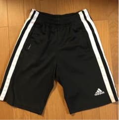 【ちぃちゃん様専用】adidas アディダスハーフパンツ　130のサムネイル