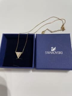 み*や様 SWAROVSKI トライアングル パヴェ ネックレス ゴールドのサムネイル