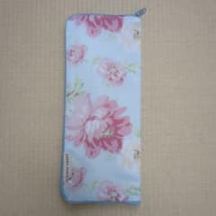 LAURA ASHLEY　ペットボトルカバーのサムネイル