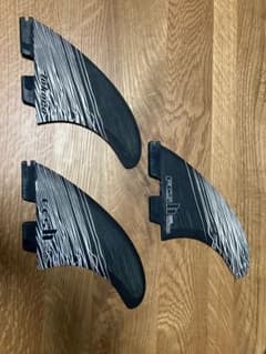 FCS II サーフボードフィン 3枚セット　TOKORO LARGE FCS II サーフボードフィン 3枚セット TOKORO LARGE - メルカリ