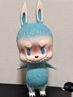 zimomo labubu 青いウサギのフィギュア 28cm - メルカリ